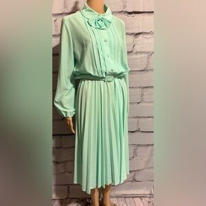 Vintage 1970’s Jerrie Lurie Soft Mint Green Belted Dress Size Medium Large